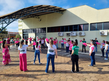 Unimed Andradina realiza ação em alusão ao Outubro Rosa